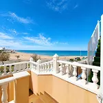 Beachfront La Mata Будинок відпочинку