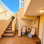 Будинок відпочинку Beachfront La Mata